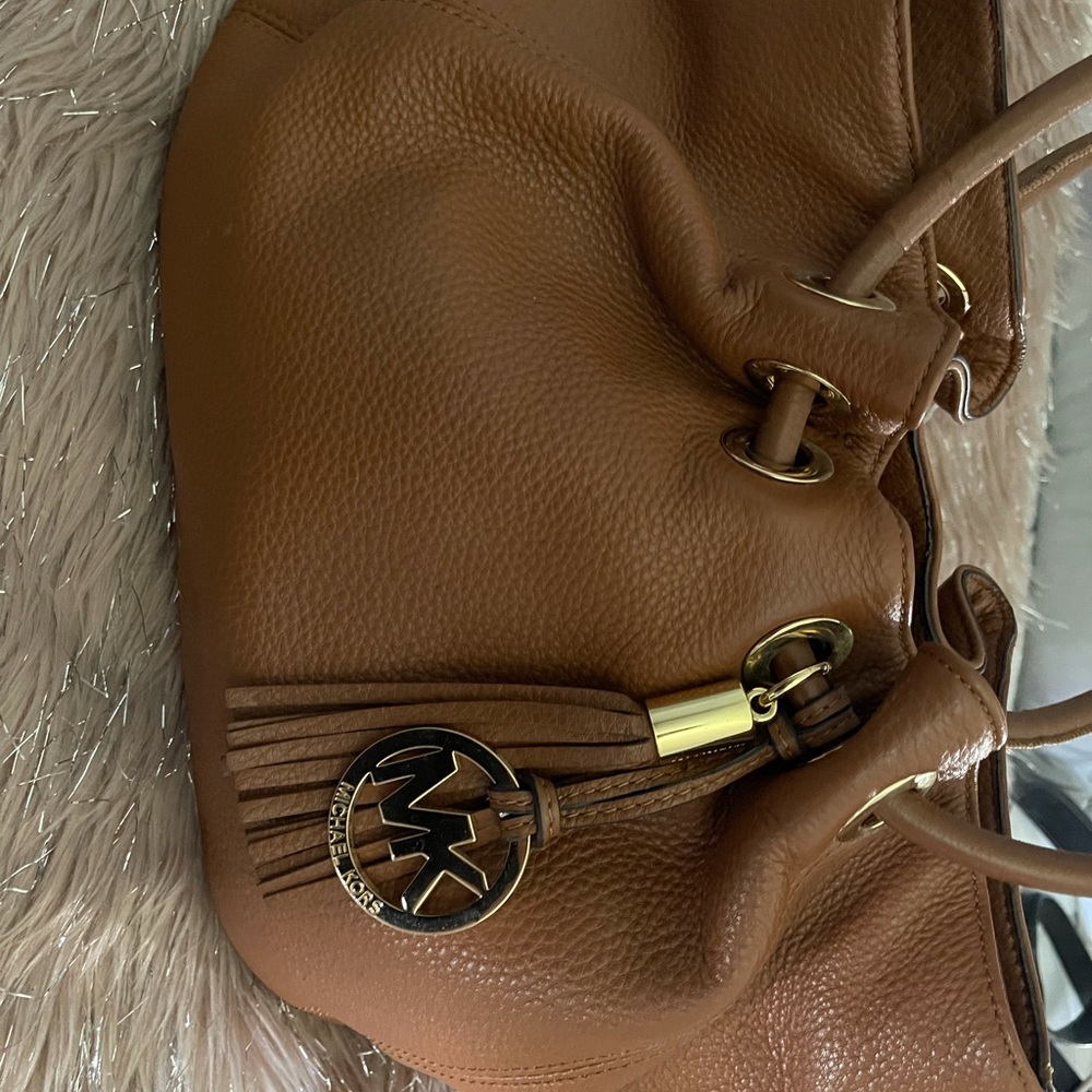 MK Purse - Picture 2 of 3